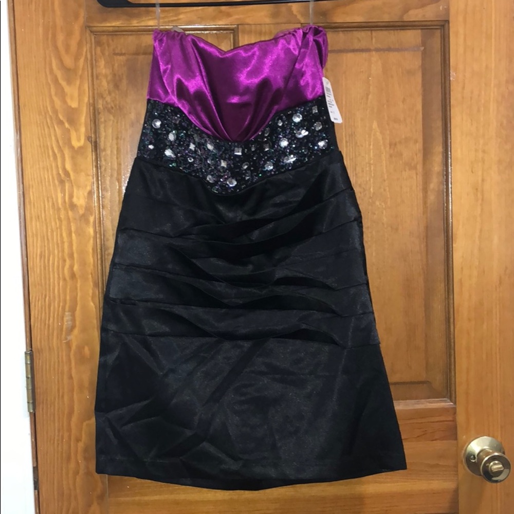 cute short dress!